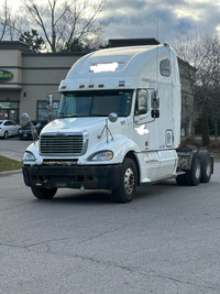 2005 freightliner Columbia runs and drives detroit