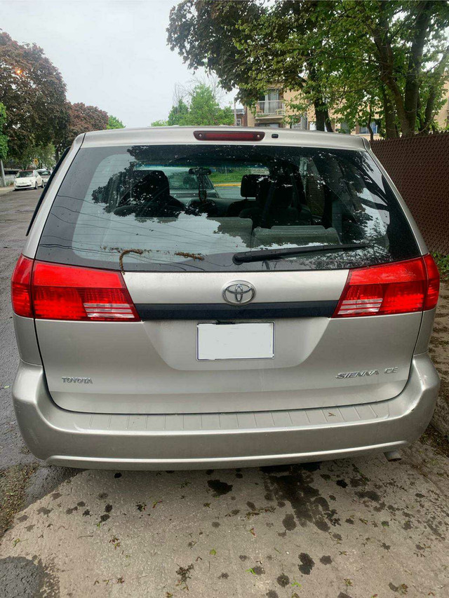 Toyota Sienna (4600 $) dans Autos et camions  à Ville de Montréal - Image 2