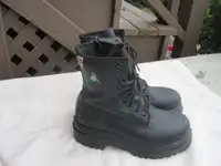 Men’s Size 6 / Women’s Size 8 CSA Steel Toe Work Boots (Vibram)