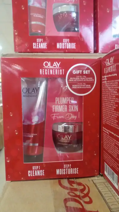 OLAY REGENERIST  6 pack of gift sets, View more