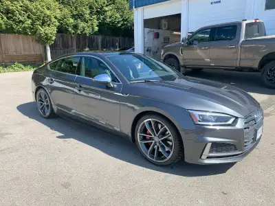 Experience the perfect fusion of luxury and exhilaration with this captivating 2019 Audi S5 Progress...