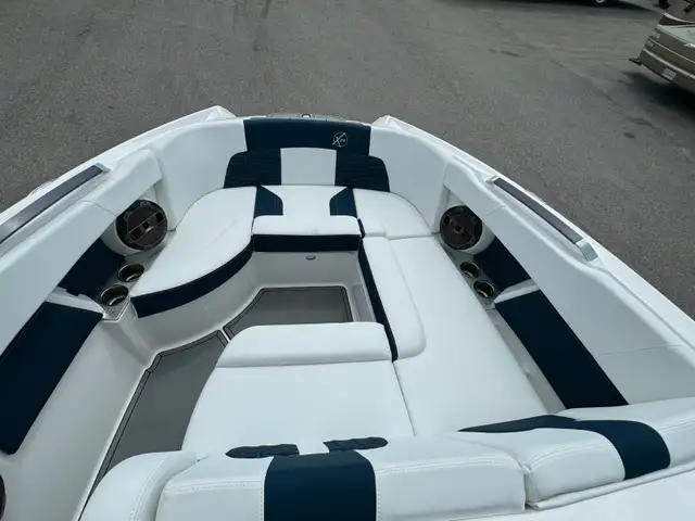 2021 Mastercraft X26 in Powerboats & Motorboats in Penticton - Image 4