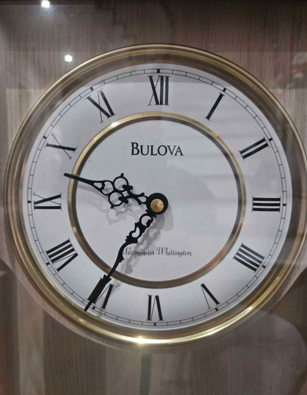 Bulova Pendulum Chime Wall Clock in Home Décor & Accents in Oshawa / Durham Region - Image 2