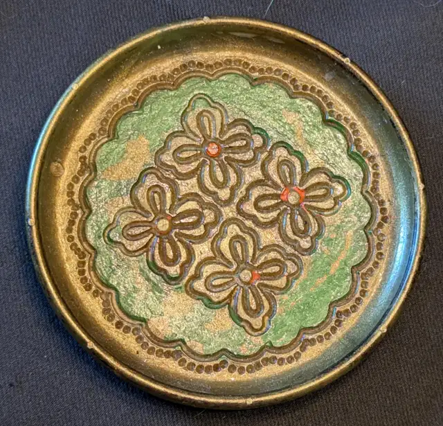 Set of 6 Stylish 1940s Italian Florentine Gilt Wooden Coasters! in Arts & Collectibles in London - Image 9
