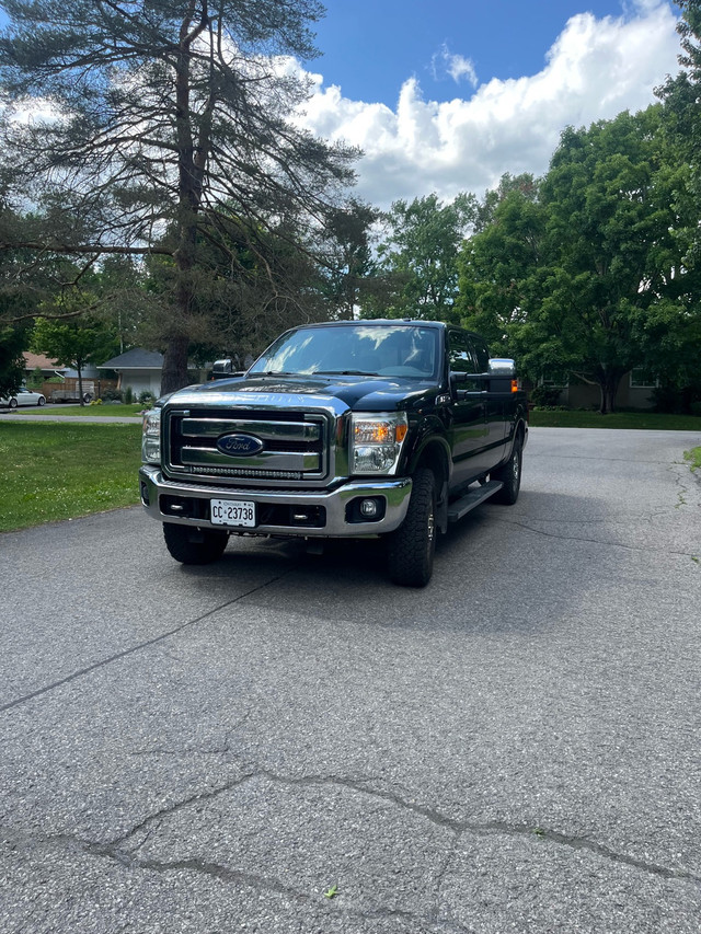 2015 Ford F250 Lariat Crew Cab in Cars & Trucks in Ottawa
