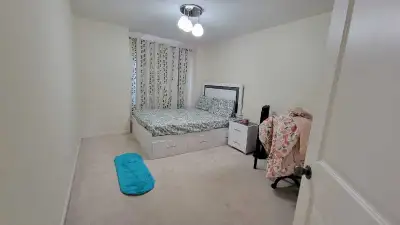 Shared Room Available – Ajax (Rossland Rd. & Audley Rd.) Conveniently located near the Amazon and H&...