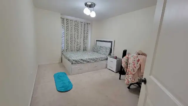 Room for rent in Room Rentals & Roommates in Oshawa / Durham Region - Image 2