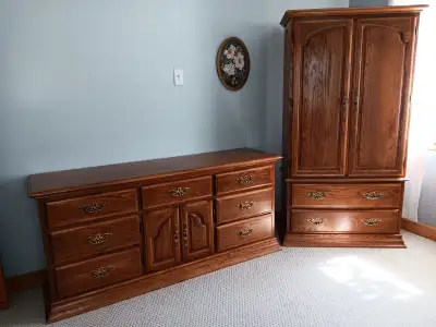Solid OAK Bedroom set of 4 - Dressers, View more