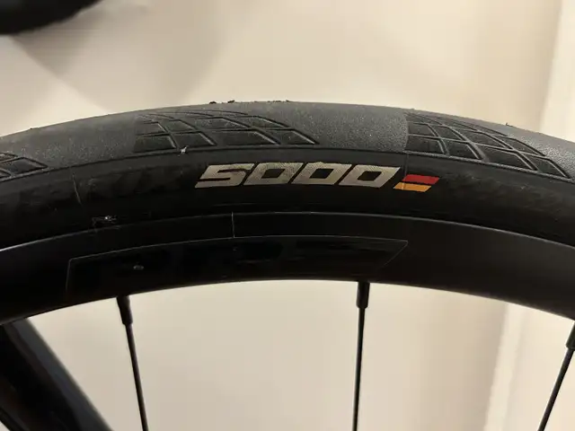 Giant Contend AR 1 (2024) - XS + GP5000 tires in Road in Markham / York Region - Image 5