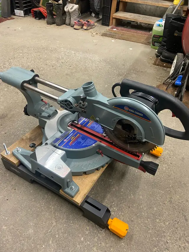 King Canada 10” sliding Miter Saw in Power Tools in Calgary - Image 2