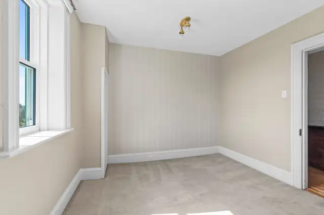 ROOM FOR RENT - CLOSE TO HARD ROCK CASINO in Room Rentals & Roommates in Ottawa - Image 3