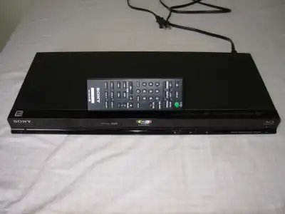 Sony BDP-S580 - 3D Blu-ray, DVD, SACD, CD - Player w/Remote, View more
