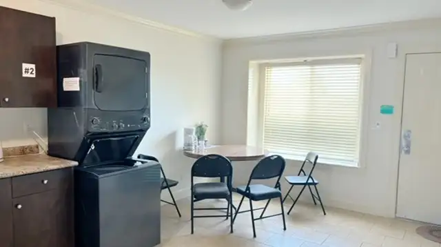 Bright Cozy 2 Bedroom Suite, Independent Entry, Good Location in Long Term Rentals in Burnaby/New Westminster - Image 4