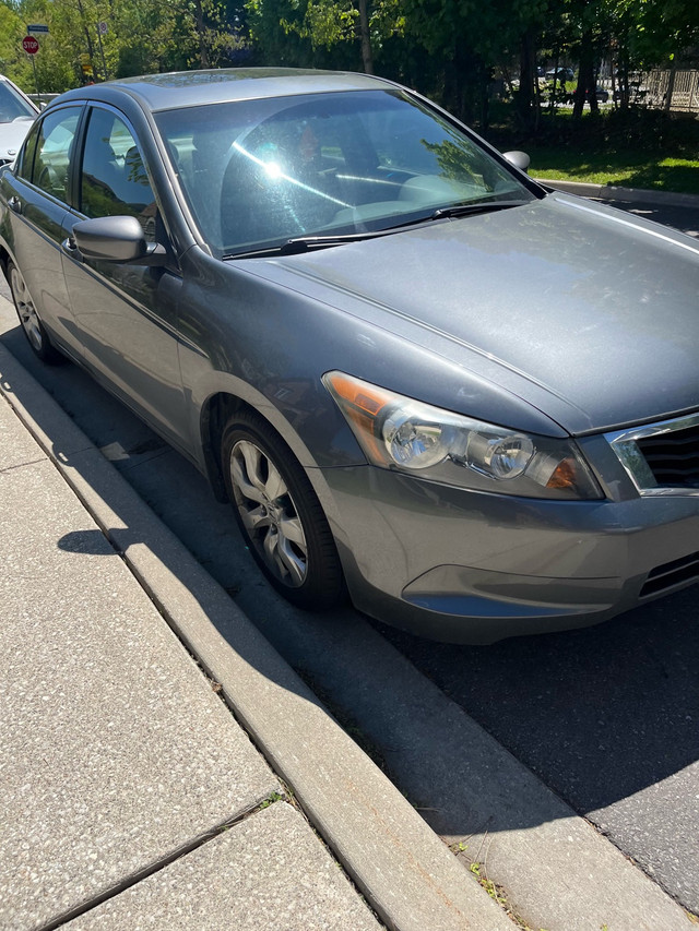 2010 Honda accord in Cars & Trucks in City of Toronto - Image 2