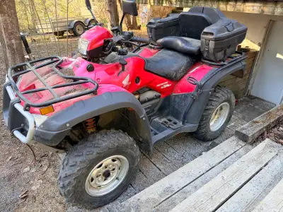 Je mets en vente mon VTT Honda Rubicon Trail Edition 2008, équipé d'un moteur de 500cc. Ce VTT robus...