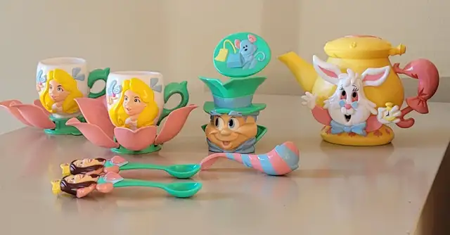 Alice au pays des merveilles service de the pour enfants
