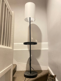 Lamp with USB plug-in