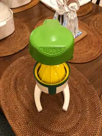 Vintage Green, Yellow & Cream Plastic Juicer With Hand Crank
