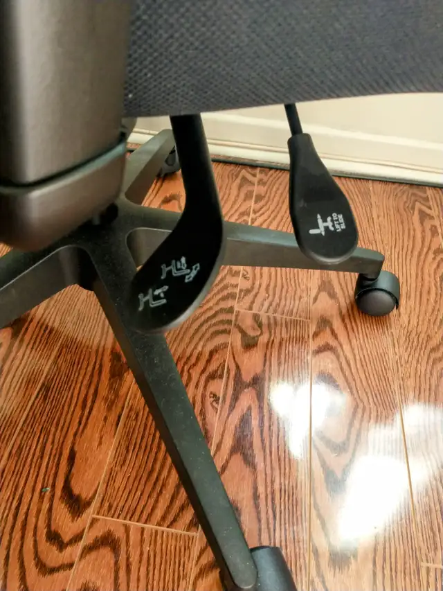 Brand new office chair in Chairs & Recliners in Markham / York Region - Image 5
