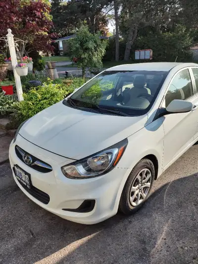 2012 Hyundai Accent for sale by owner