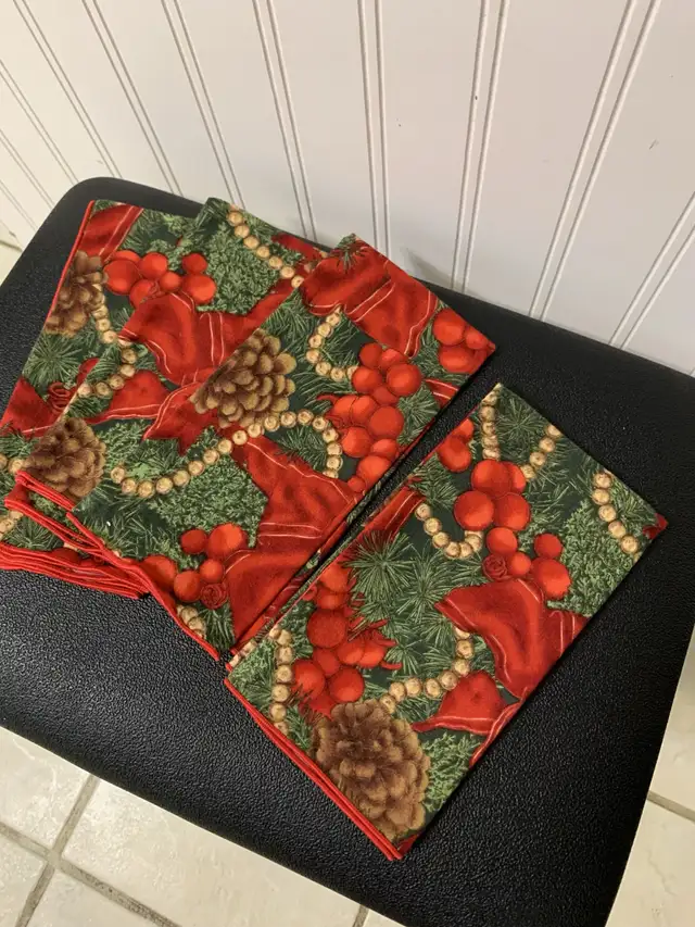 Christmas Placemats & Napkins - Metcalfe in Holiday, Event & Seasonal in Ottawa - Image 3