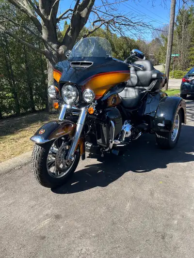 Make an offer on this beauty! The 2024 Harley-Davidson Tri Glide Ultra Tobacco Fade is a limited-rel...