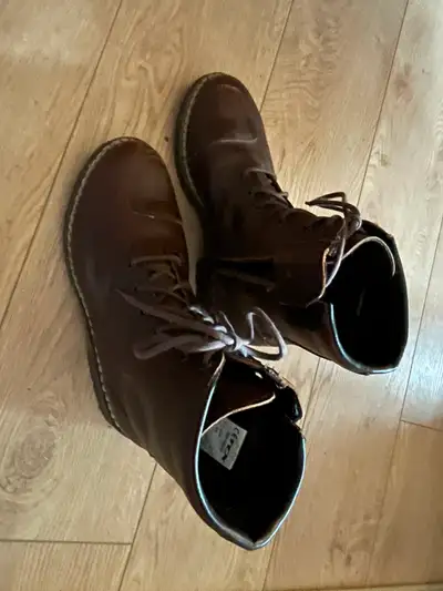 TCX Hero waterproof motorcycle boots. Size EU 42, US 8.5. Mint condition. Warn twice.
