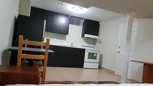 Bachelor studio basement apartment furnished, with separate entr in Long Term Rentals in Markham / York Region - Image 2