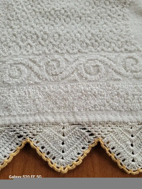 Floral Crochet Towels and Facecloths (ALL FOR) in Bathwares in Markham / York Region - Image 5