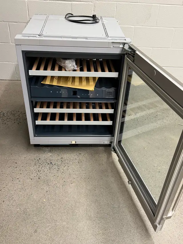 Neuf Gaggenau  24" Cellier à vin RW404761 in Refrigerators in City of Montréal - Image 3