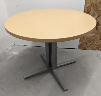 Herman Miller Petite Table Circulaire Small Round Table, View more