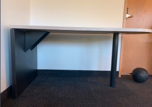 Office Desk in Desks in City of Halifax - Image 2