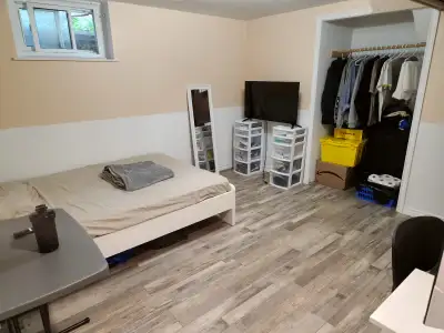 Huge Room with washroom and parking available in Luxury Home in Etobicoke/Toronto. 950 csh. AVAILABL...