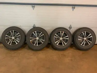 Set of 4 alloy rims, only used in summer months, Were mounted on Honda CRV but will fit others Wheel...