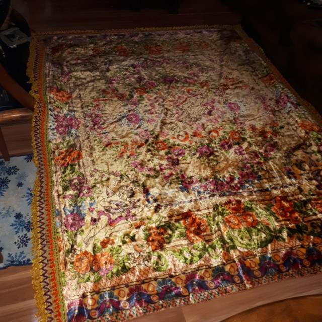 **RUG , Early 1900 precious and rare/ Bedspread in Rugs, Carpets & Runners in Ottawa - Image 3