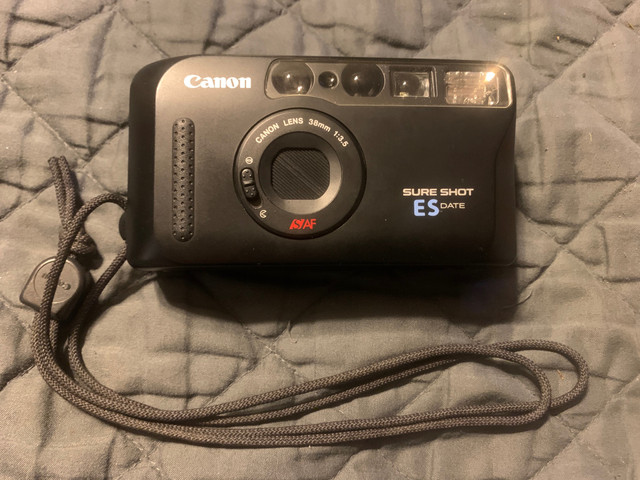 CANON SURE SHOT ES DATE 35mm Point & Shoot Film Camera in Cameras & Camcorders in Oshawa / Durham Region