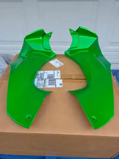 For sale a set of like new 2018 Kawasaki ZX14R Green Upper Left And Right Filler Panels. They were p...