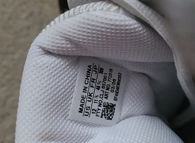 adidas shoes men's - brand new, vintage (2006), white and silver in Men's Shoes in Kitchener / Waterloo - Image 6