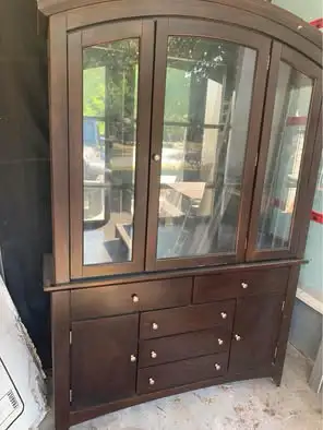 Wooden dining room set. Table with leaf. 6 chairs. Buffet h in Dining Tables & Sets in Oakville / Halton Region - Image 4