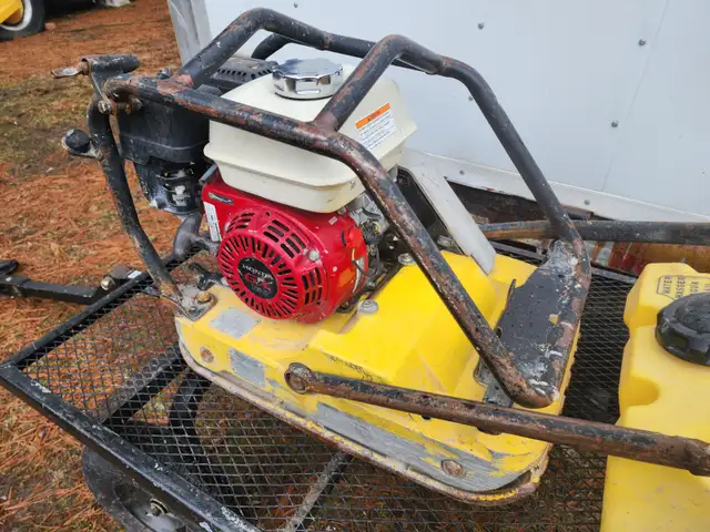 Wacker Neuson WP 1540A Vibratory Compactor 15.5" Plate Compactor in Power Tools in Windsor Region - Image 2