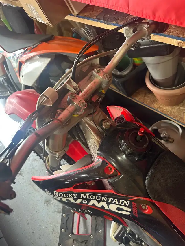 2004 crf250r in Dirt Bikes & Motocross in Sudbury - Image 3