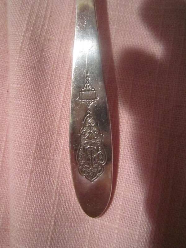 BIRD OF PARADISE cutlery set for 12 in Arts & Collectibles in Summerside