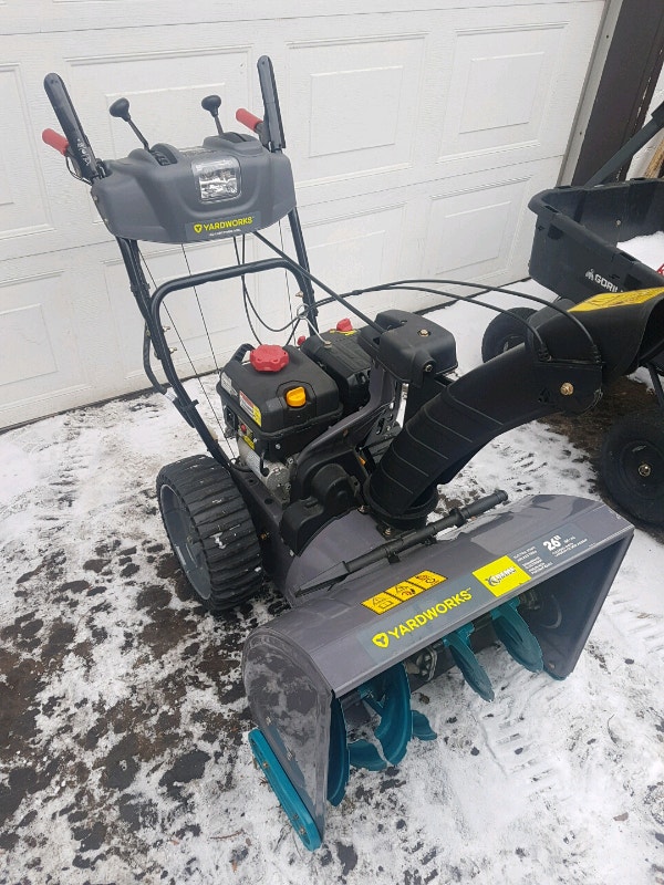 Like new 26" yardworks snowblower Snowblowers Kitchener / Waterloo