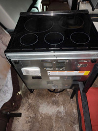 Frigidaire new stove $550