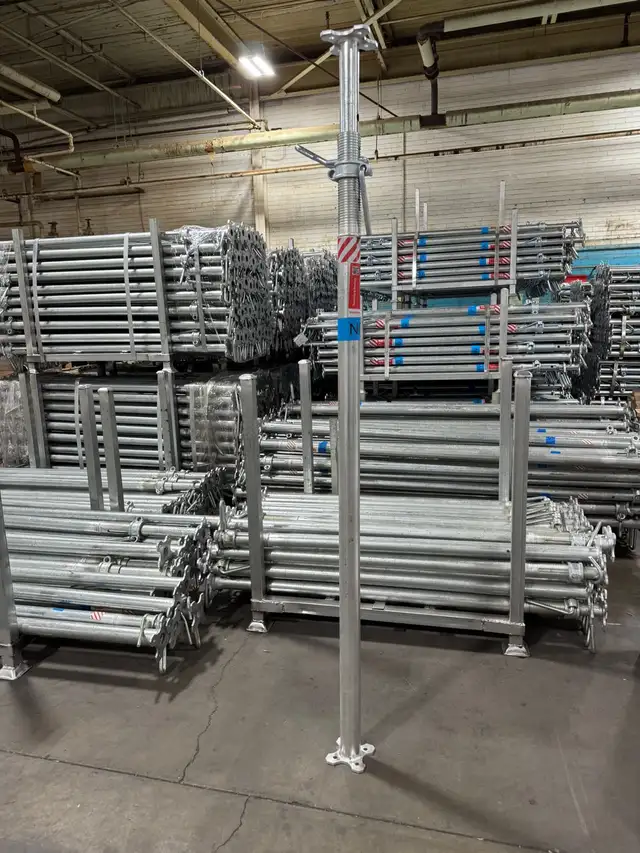 Adjustable shoring jacks for sale in Ladders & Scaffolding in Oakville / Halton Region - Image 4