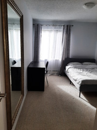 Lansdown Mall - Room Available Now