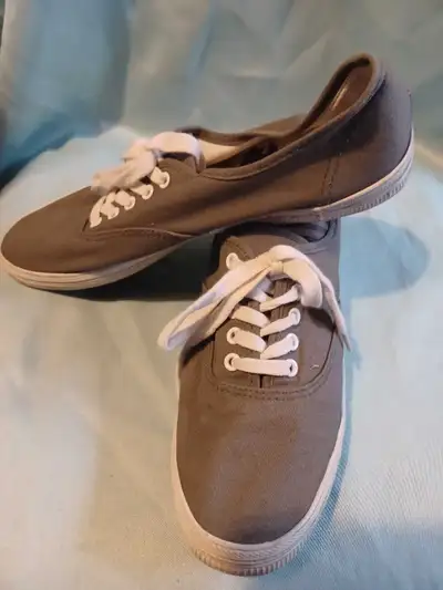 City Sneaks grey women's canvas sneakers sz 9.5, View more