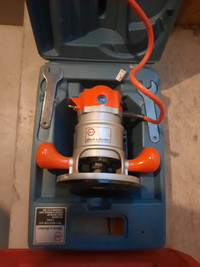 Black & Decker RP250 10 Amp Variable Speed Plunge Router + Bits!