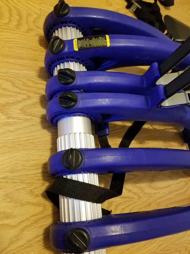 saris 3 bike rack  in Frames & Parts in Ottawa - Image 3