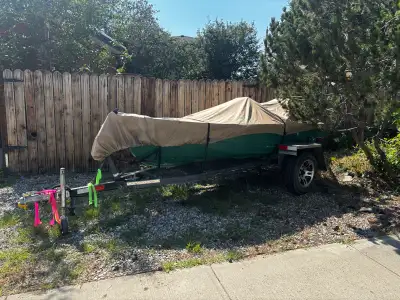 Fishing boat hillbilly customized with love. 2 hp Honda motor. Everything works great. Honda motor s...